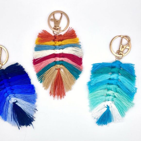 Bohemian Handmade Teal Gradient Cotton Macramé Leaf Leaves Bag Charm Keychain - Picture 1 of 2